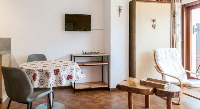 Apartment in Chatel With Valley Views, Prenota Appartamento Hotel a Alvernia con parcheggio, Parcheggio