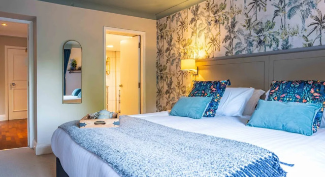 Chester Suite Hartford Hall on School Lane