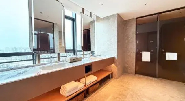 Люкс Deluxe Hilton Garden Inn Zhongshan South