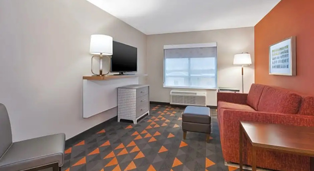 Четырёхместный люкс c 1 комнатой Holiday Inn & Suites - Toledo Southwest - Perrysburg by IHG