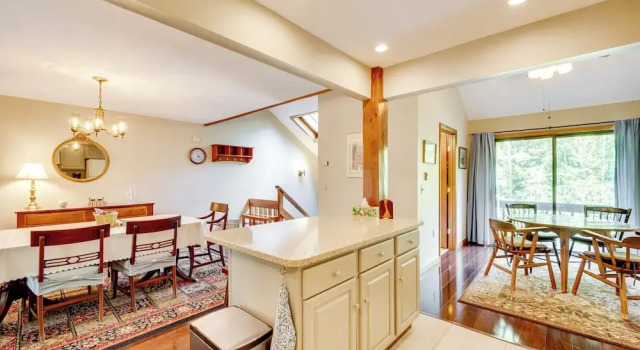 Near Skiing & Hiking! North Conway Gem w/ Balcony