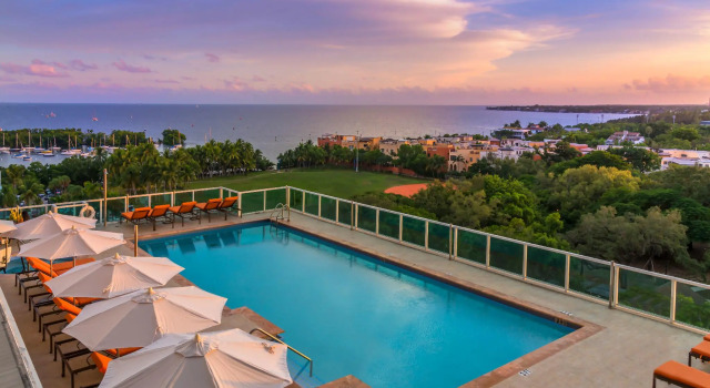 Номер Deluxe с видом на залив Arya Hotel & Suites Coconut Grove, WorldHotels Distinctive
