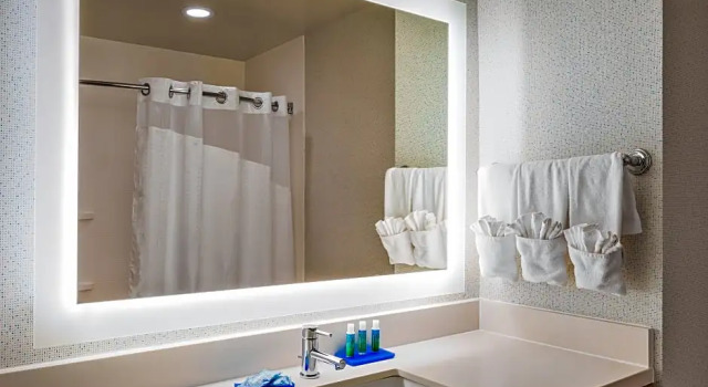 Четырёхместный люкс c 1 комнатой Holiday Inn Express & Suites Oroville Lake by IHG