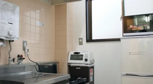 Кровать в общем номере (женский номер) Bonfire Hostel Osaka