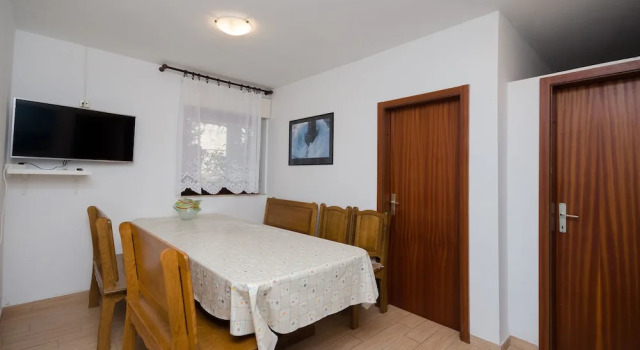 Apartments and Rooms Jaka