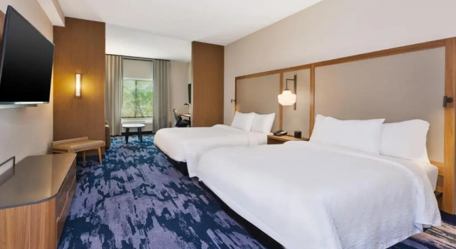 Четырёхместный люкс Fairfield by Marriott Inn & Suites Knoxville Airport Alcoa