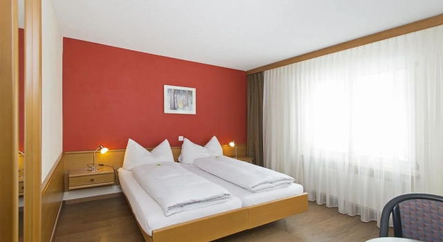 Hotel Sportcenter Fünf Dörfer AG, Book Hotel  