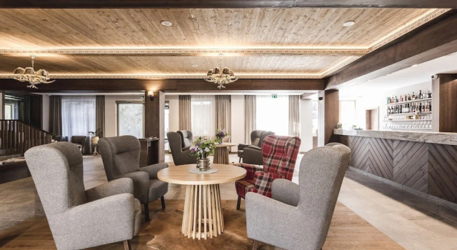 ARIETES MARMONT Resort, Забронировать Курортный отель Отели в центре Татранска-Штрба, в центре