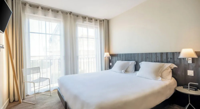 Двухместный номер Superior с видом на город Les Flots - Hôtel et Restaurant face à locéan - Châtelaillon-Plage