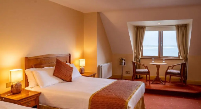 Трёхместный номер Standard Waterfront House & Restaurant