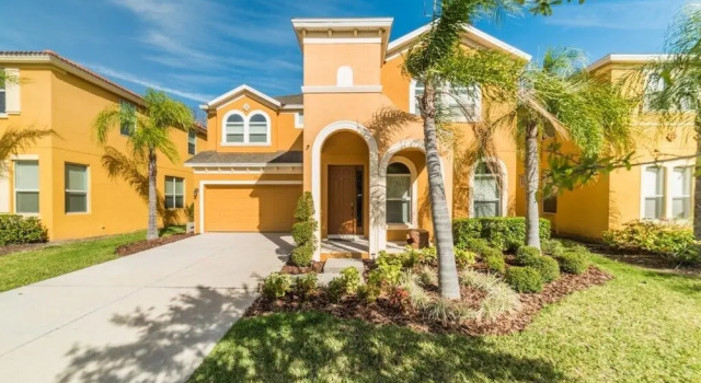 241 Las Fuentes Drive 6 Bedroom Home by Redawning