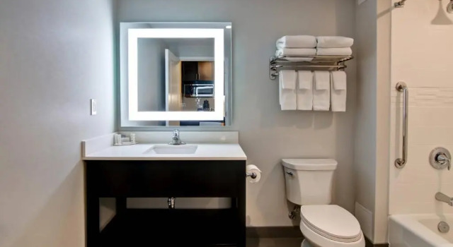 Четырёхместная студия с видом на город TownePlace Suites by Marriott Kincardine
