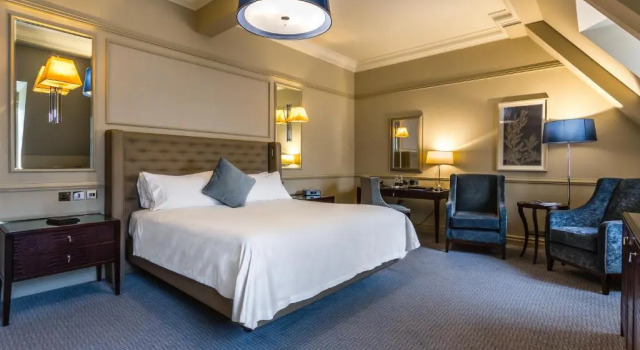 Двухместный номер Deluxe The Caledonian Edinburgh, Curio Collection by Hilton