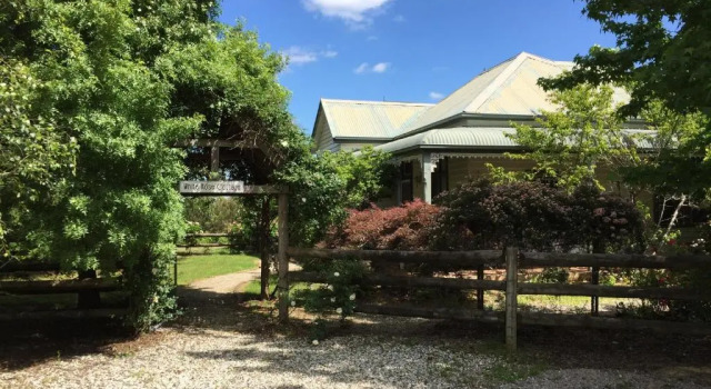 Коттедж с 5 комнатами Home Farm Healesville