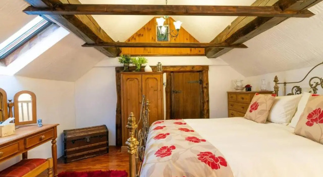 Beautiful Luxury Cottage on Lake Side, England, Varaa Lomakoti Endon Staffordshire