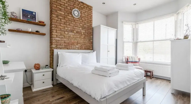 Chic and Cheerful Flat in Willesden Green