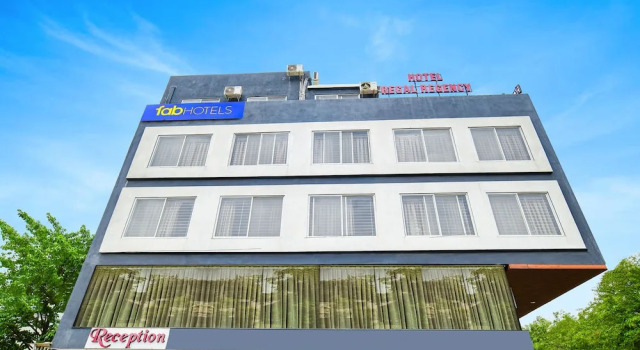 Capital O 63423 Hotel Regal Regency