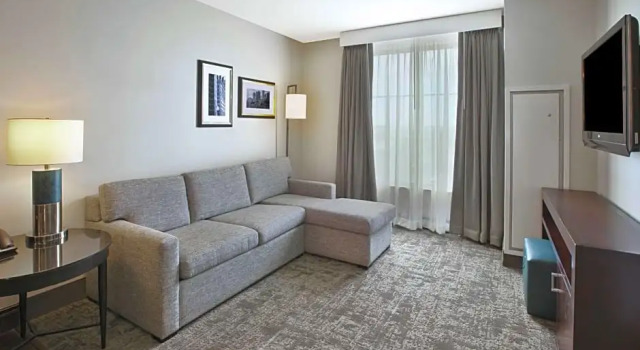 Четырёхместный люкс с 2 комнатами Embassy Suites Columbus - Airport