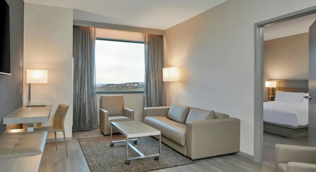 Двухместный люкс с красивым видом из окна AC Hotel by Marriott Austin Hill Country