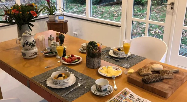 Modern Palace B&B Emma Staete, Rezervovat Penzión se snídaní Hotely v Baarn s parkováním, Parkování
