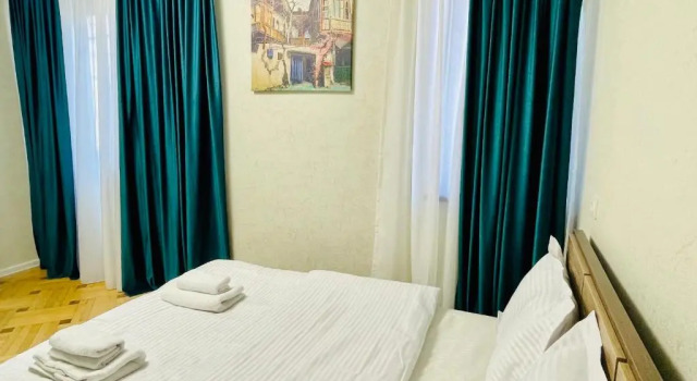 Двухместный номер Standard с балконом Quality Inn Tbilisi
