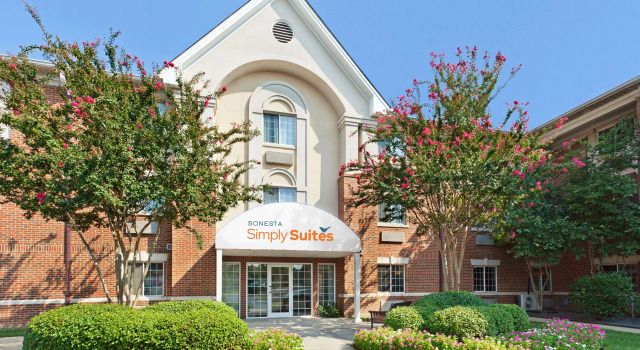 Sonesta Simply Suites Charlotte University