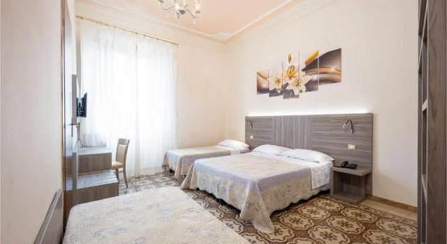 Четырёхместный номер Standard Astrid Hotel