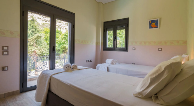Adam & Eve Villas, Забронировать Вилла Анависсос Attica Riviera