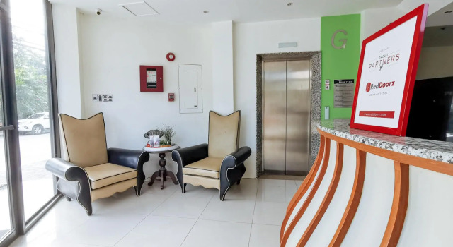RedDoorz Plus near Bangko Sentral ng Pilipinas Davao, Boek Hotel Davao City 
