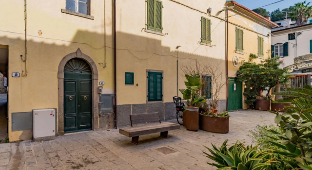 Aragosta apartment sleeps 4/6 in the heart of Marina di Campo-TRILOCALE ARAGOSTA