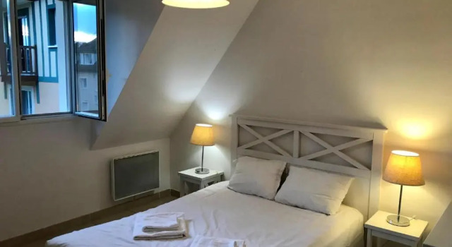 Résidence Odalys la Ferme de Deauville, Book Hotel Saint-Arnoult Lower Normandy