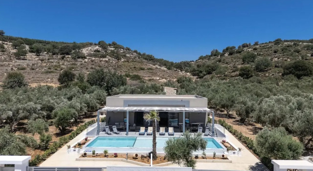 Villa Me & You - With 2 Private Pools, Забронировать Вилла Отели Панормос с парковкой, Парковка