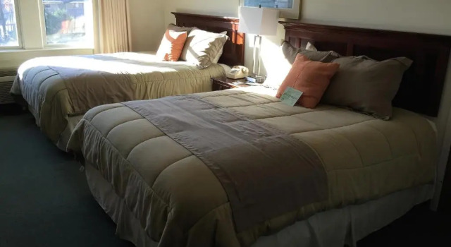 Четырёхместный номер Standard Camden Riverhouse Hotel and Inn