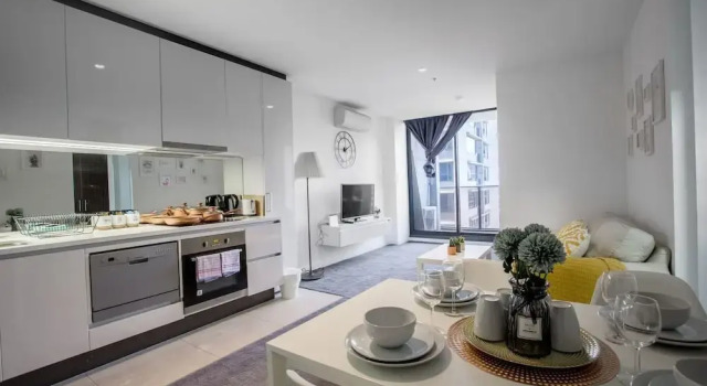 New Renovated & Cozy Apt Closes To Southern Cross, Забронировать Отель Отели Мельбурна 3 звезды, рядом с Melbourne Sports Tours, 3*