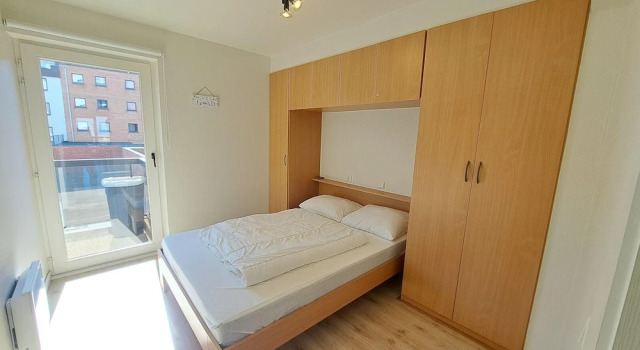 Sunny Coastal Apartment for 6