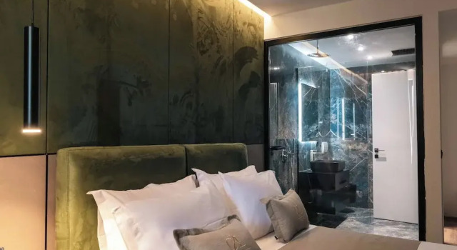 Трёхместный номер Standard с балконом Cuni Luxury Hotel
