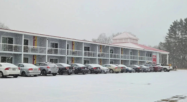 Saffron Inn, Забронировать Мини-отель Обёрн штат Мэн