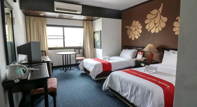 Nida Rooms White Gate 2 Walking, Забронировать Отель Отели Чиангмай 3 звезды, рядом с Nakornping Bridge, 3*