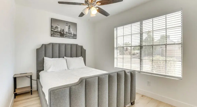 Коттедж Glendale Home w/ Pool, Basketball + Bbq!