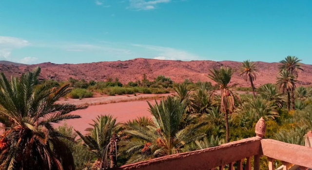 Кровать в общем номере Kasbah Elmehdaoui