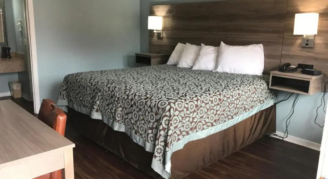 Номер Standard Winton Inn & Suites