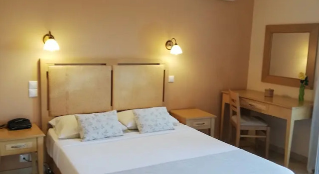 Двухместный номер Standard с балконом и с частичным видом на море Astra Village Hotel Suites