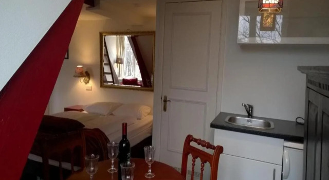 Amsterdam House Hotel