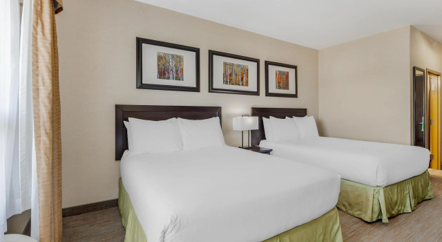 Четырёхместный номер Standard Best Western Wainwright Inn & Suites