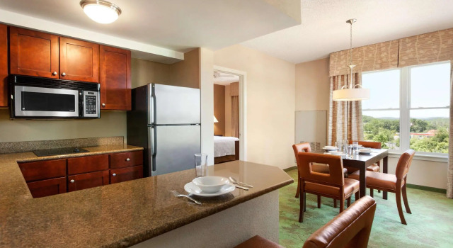 Четырёхместный номер Standard Homewood Suites by Hilton Reading