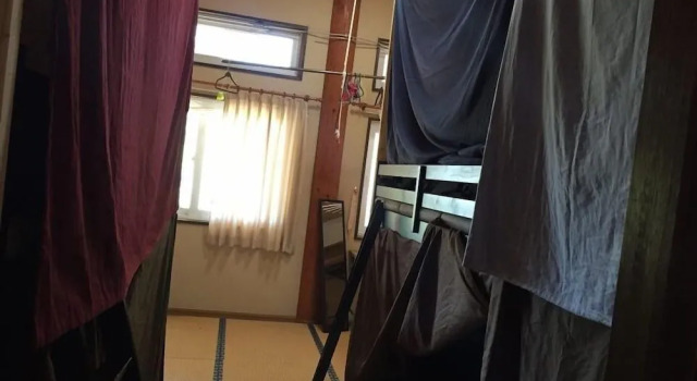 No Track - Hostel