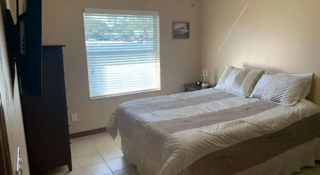 Коттедж King BED Hottub Palm Coast