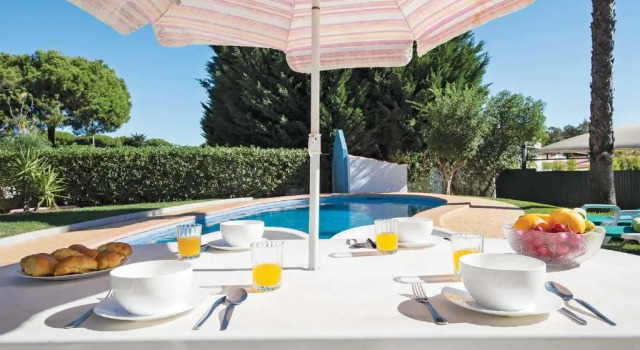 Вилла Exclusive Retreat in Vilamoura, Private Pool, Off-street Parking, Free AC & Wifi