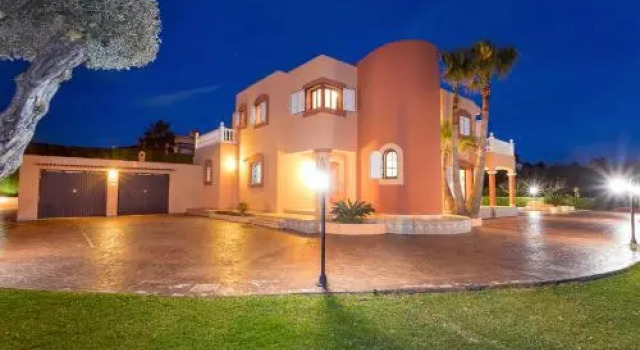 Villa close to Ibiza Town Sleeps 12, Book Villa Hotels in Ibiza with a Pool, Swimming Pool