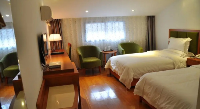 Wuyue Scenic Area Hotel Shennongjia, Book Hotel Hotels in Muyu with Parking, Parking